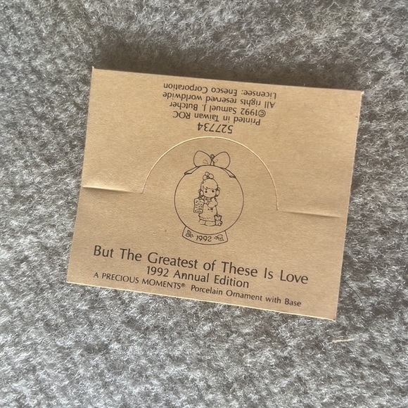 Precious Moments, 1992 ornament with base, excellent condition. #527734 - Picture 3 of 4